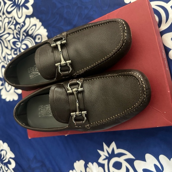 I am selling my used Salvatore Ferragamo loafers size 8 - Picture 5 of 5